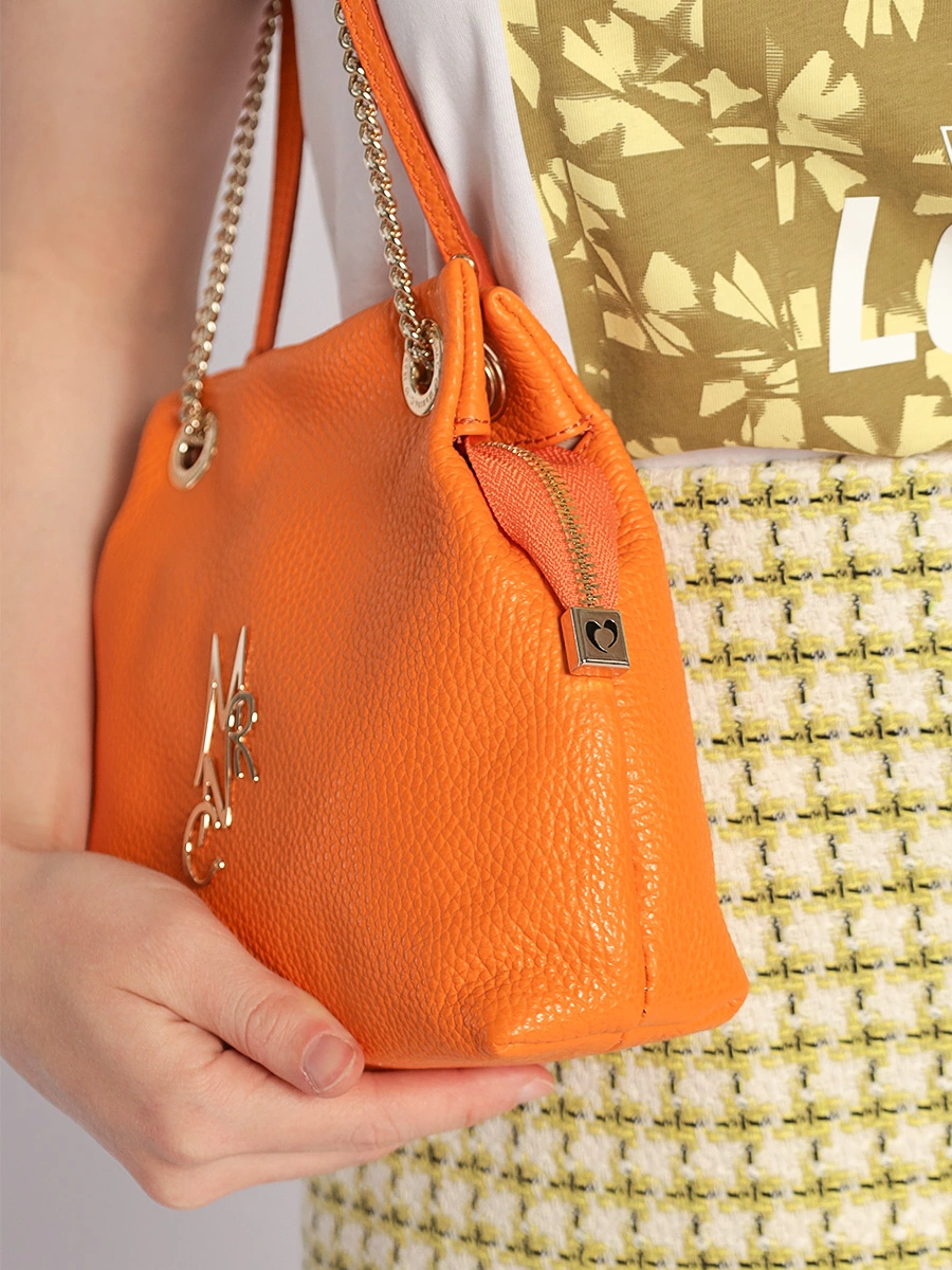 Сумка-кроссбоди оранжевая с брендированным патчем